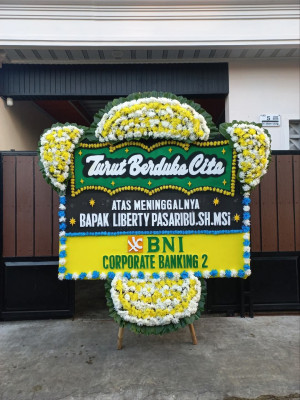 Papan Bunga Duka di Sucinaraja